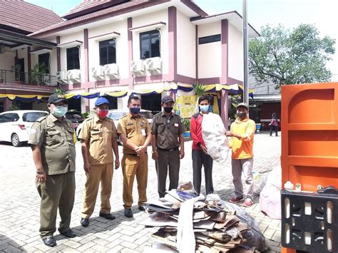 KEC CILEDUG Kecamatan Ciledug Adakan Gerakan Sedekah Sampah Pada HPSN