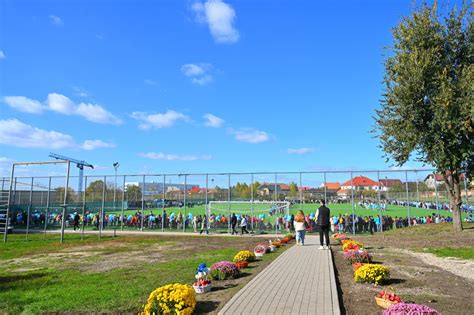 New TV FOTO Cel mai mare stadion de fotbal de la o instituție de