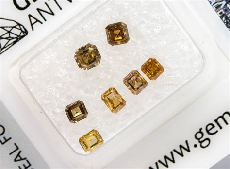 7 pcs Diamanten 1 33 ct Natürliches ausgefallenes intensives