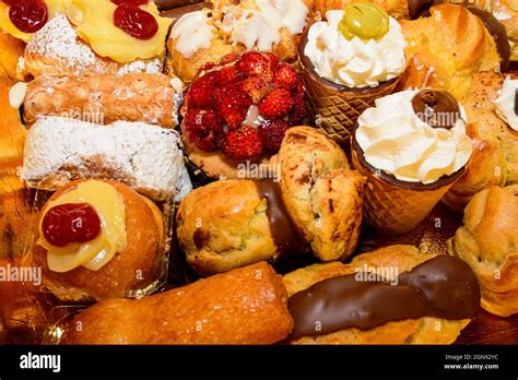 Typical Neapolitan Desserts Stock Photo - Alamy