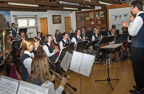 Kirchengemeinde Und Trachtenkapelle Brenden Feiern Hlingen