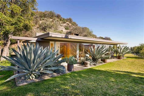 Flea Of Red Hot Chili Peppers Lists Unique Calif Compound For Million