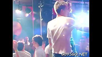 Chupando Sus Perillas Secas XVIDEOS