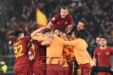 La Roma Ricorda La Rimonta Clamorosa Sul Barcellona Nainggolan