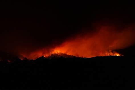 El fuego de Tenerife afecta a más de 2 600 hectáreas y provoca