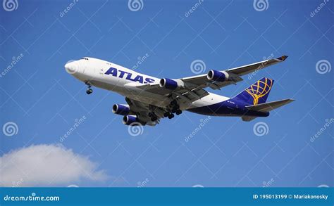 Atlas Air Boeing 747 Cargo Plane Approaches ORD Editorial Stock Image ...