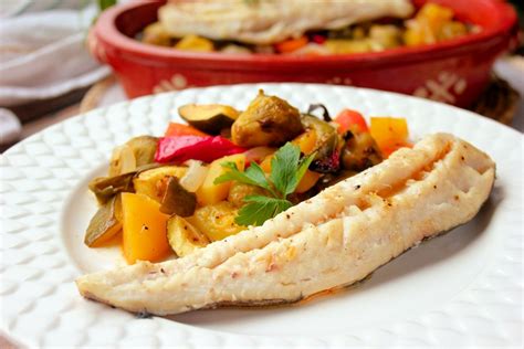 Merluza Con Verduras Al Horno Riqu Sima Receta F Cil Y R Pida