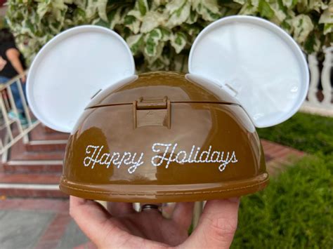 Review Chocolate Peppermint Sundae With New Gingerbread Mickey Ear Hat Bowl At Disney