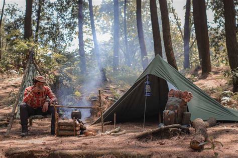 5 Tips Aman Camping Di Hutan Untuk Solo Atau Bareng Keluarga