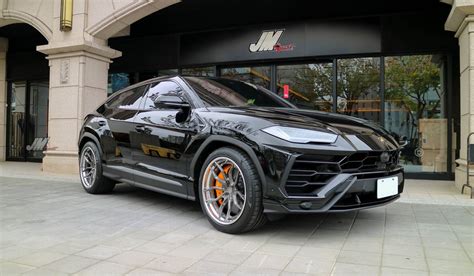 Lamborghini Urus Black ANRKY AN31 | Wheel Front