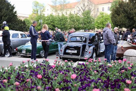Photo Gallery Decades Of Hot Wheels In Front Of The Croatian National Theatre Just Zagreb