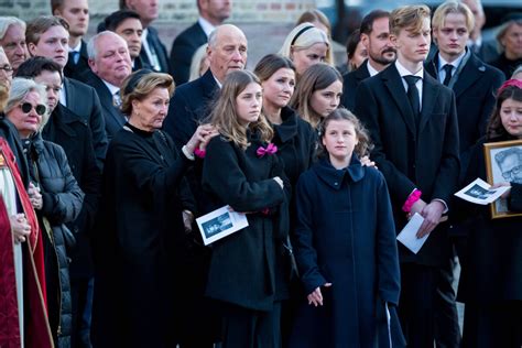 Photo La Reine Sonja Le Roi Harald La Princesse Martha Louise Ses