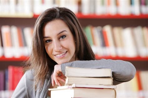 Premium Photo Woman In Library