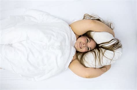 4 240 Chubby Brunette Stock Photos Free Royalty Free Stock Photos From Dreamstime