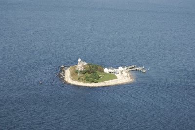 North Dumpling Island De Facto