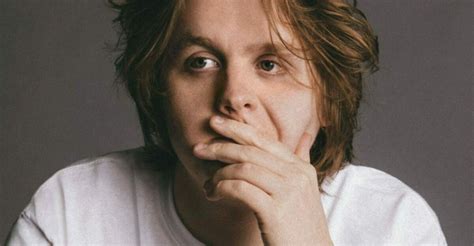 Lewis Capaldi Forget Me Traduzione Video Testo E Significato