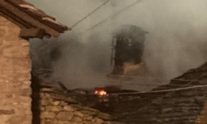 Chialamberto Casa Distrutta Dalle Fiamme Prima Il Canavese