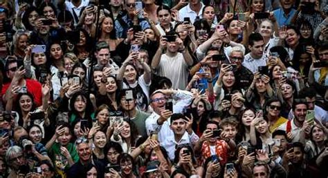 La Jornada El festival de Cannes subió el telón con Johnny Depp en la