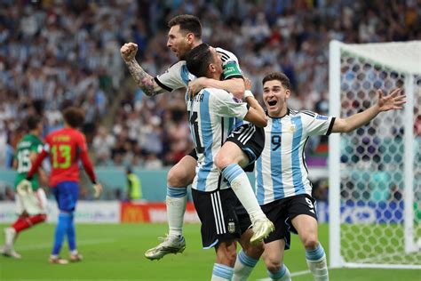 Messi rescues Argentina against Mexico as Argentina are alive in the World Cup - Cricket Keeda ...