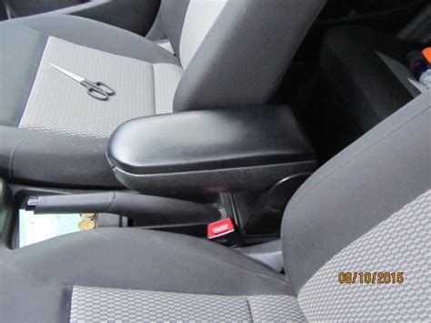 Подлокотник — Volkswagen Polo Sedan, 1,6 л, 2012 года | аксессуары | DRIVE2