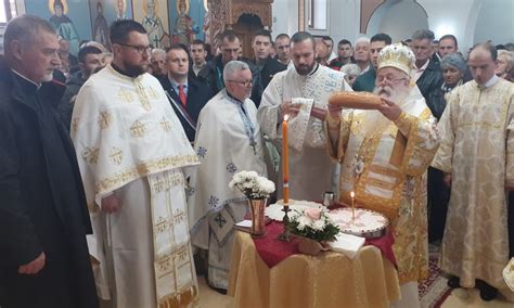 Mitropolit Hrizostom Nakon Liturgije Sveti Varnava Smetao