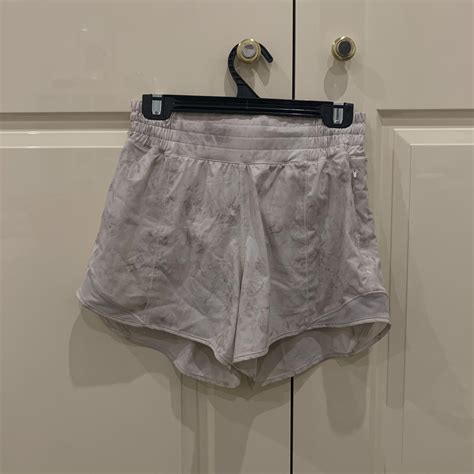 LULULEMON Hotty Hot Shorts Size 4 Lululemon Depop