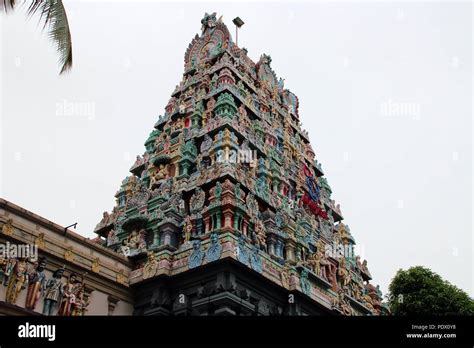 The Sri Thendayuthapani Temple In Singapore Stock Photo Alamy