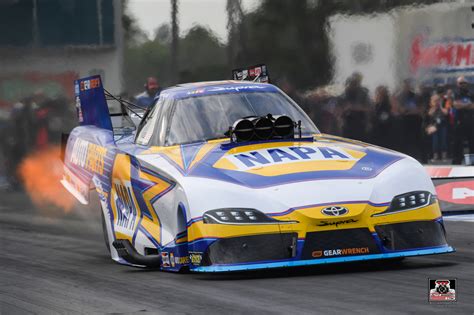 Defending Nhra Funny Car World Champion Ron Capps Leaves Gatornationals