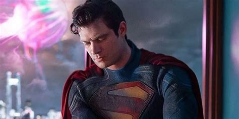 James Gunn Revela A Primeira Foto Do Novo Superman De David Corenswet