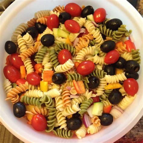 Amazing Pasta Salad With Italian Dressing And Cucumbers Easy