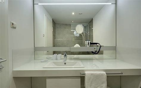 In All Rooms You Have A Bathroom With A Rainshower Vanity Mirror