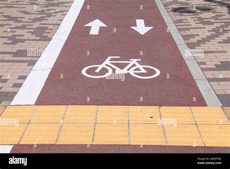 Road marking in japan hi-res stock photography and images - Alamy