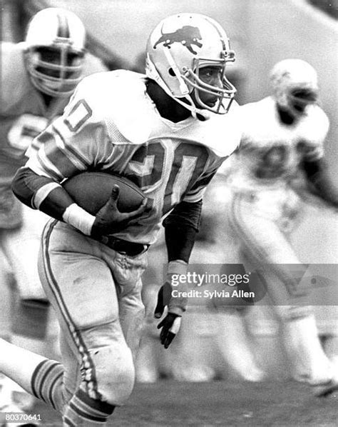 Billy Sims Lions Photos And Premium High Res Pictures Getty Images