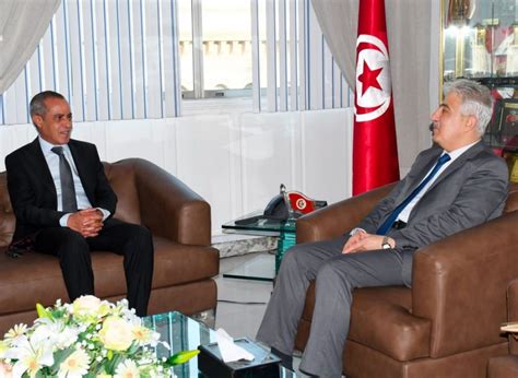 Tunisie Le Ministre De La D Fense S Entretient Avec L Ambassadeur