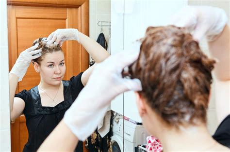 Cómo hacer un baño de color en el cabello 7 pasos