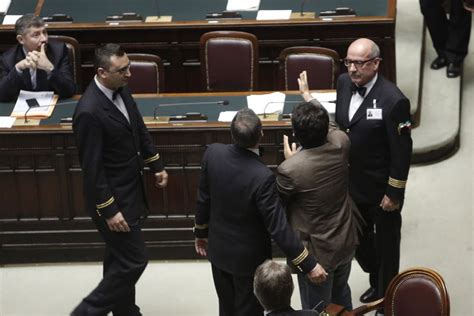 Bagarre Alla Camera Boldrini Espelle Deputati M5s La Repubblica