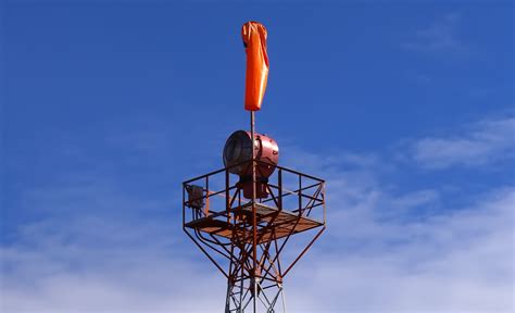 空港標識灯とは何かなぜ重要なのか