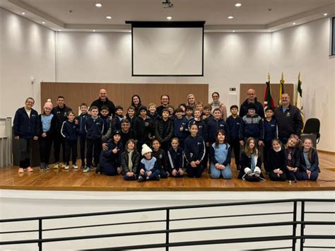 Emef Senador Alberto Pasqualini - Estudantes da Emef Senador Alberto Pasqualini visitam a Câmara de ...