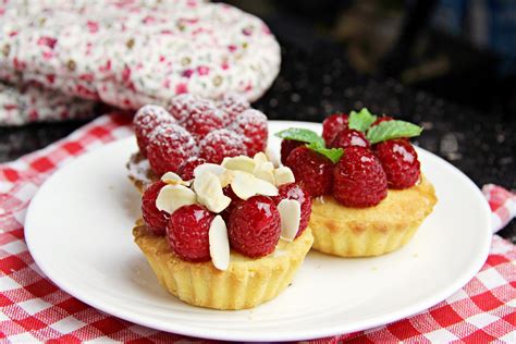 Frangipane Tart With Raspberries Thezonghan