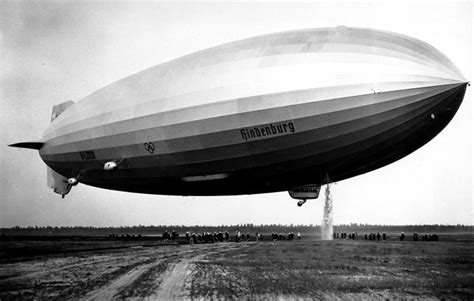 32 Rare Historical Photos That Show Why Flying On The Hindenburg ...