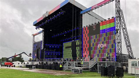 Radio 1s Big Weekend In Luton Welcomes First Arrivals Bbc News