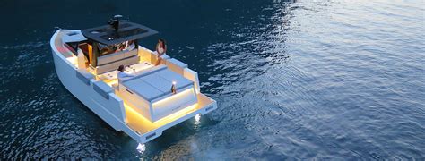 Small Luxury Yachts For A Stylish Getaway On