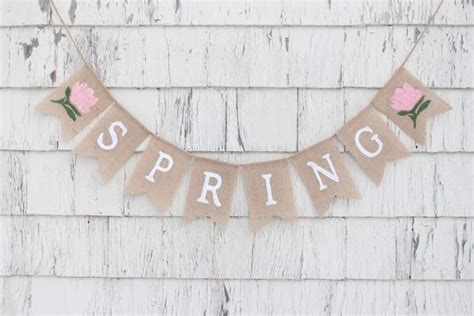 Spring Banner Designs To Add A Pop Of Color To Your Home