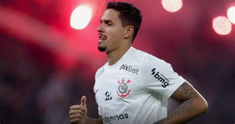 Corinthians oficializa saída de Lucas Veríssimo para clube do Catar