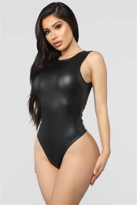 Latina In Leotard Jenna