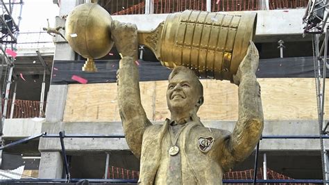 River Inaugur La Estatua De Marcelo Gallardo En El Estadio Monumental