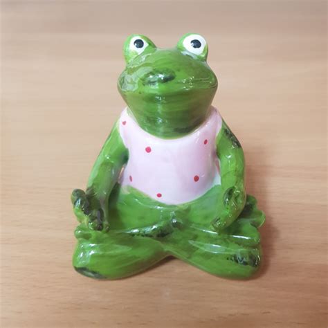 Статуэтка фарфоровая "Лягушка йога" 9см - купить Сувенир по выгодной ...