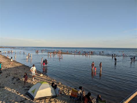 A Summer Walk at Altona Beach | WhatsBest Australia