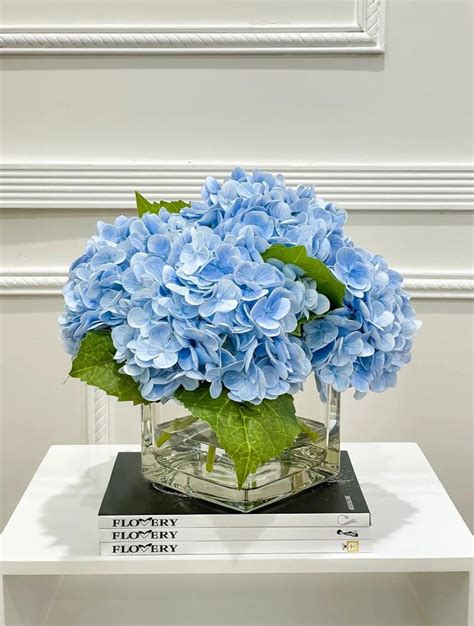 Real Touch Hydrangea Large Arrangement In Glass Vase Hydrangea