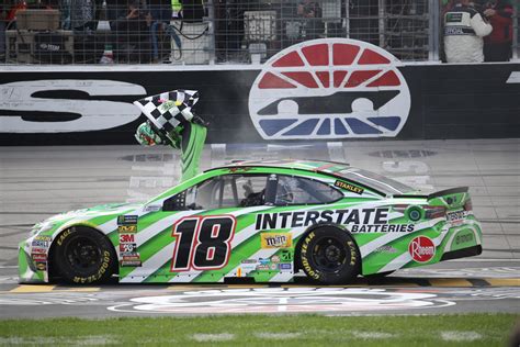 Kyle Busch wins at Texas for 3rd time | WCYB